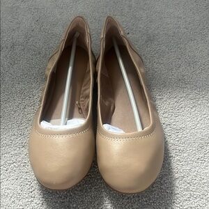 Amazon Essentials Women's Tan Flats